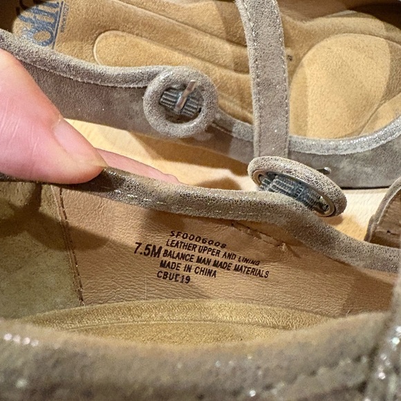 Sofft Natara Mary Jane heel pumps shoes 7.5 metallic taupe suede - Picture 9 of 9